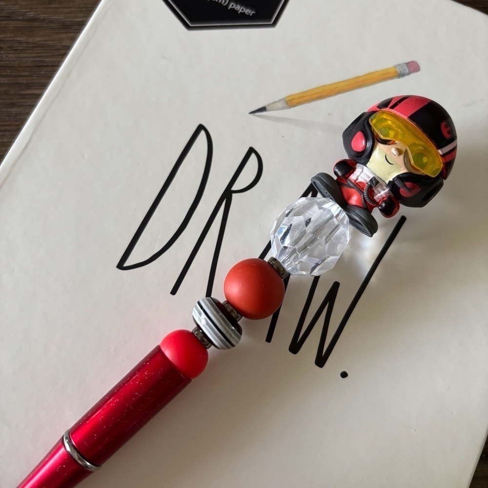 Disney Doorables: Star Wars: Poe Dameron handmade beaded pen